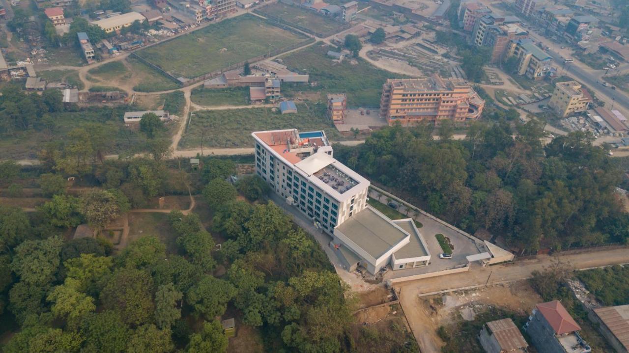 Hotel Siraichuli Читван Екстериор снимка