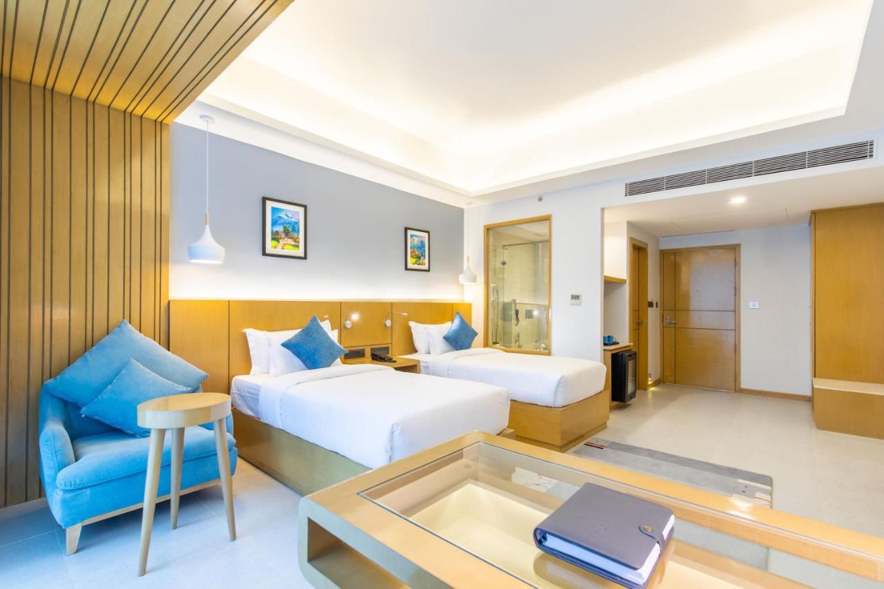 Hotel Siraichuli Читван Екстериор снимка