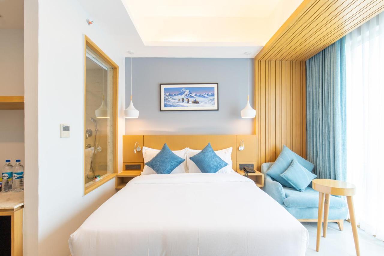Hotel Siraichuli Читван Екстериор снимка