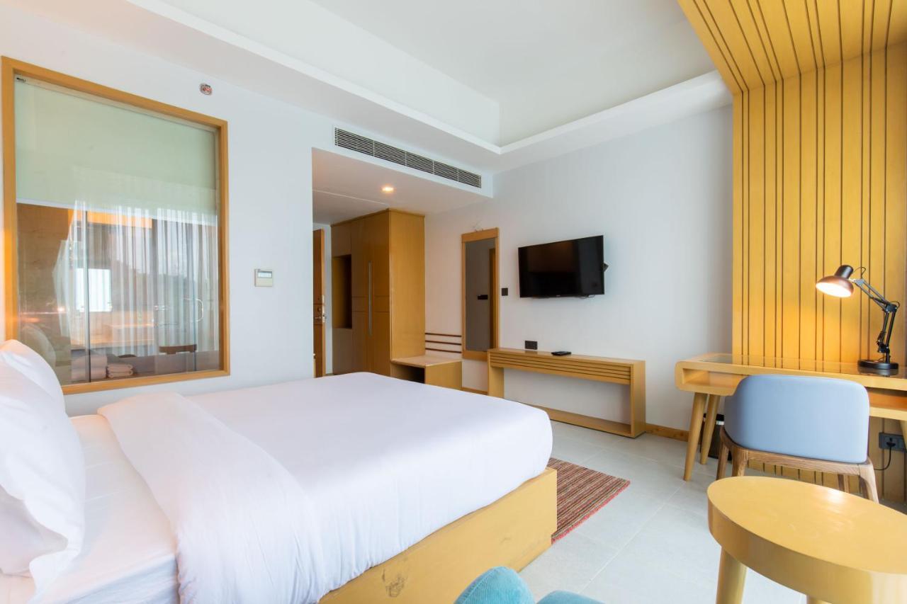 Hotel Siraichuli Читван Екстериор снимка