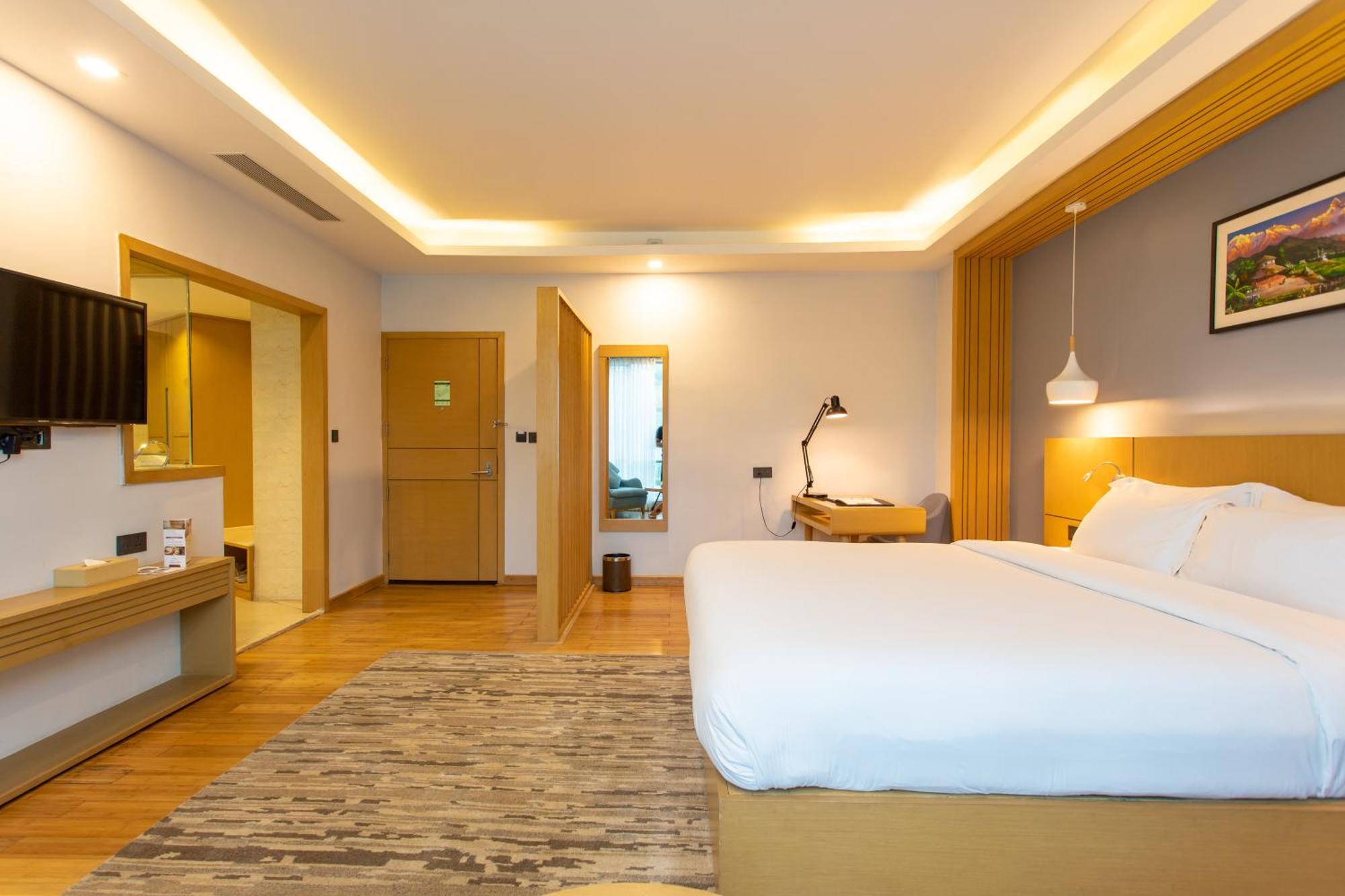Hotel Siraichuli Читван Екстериор снимка